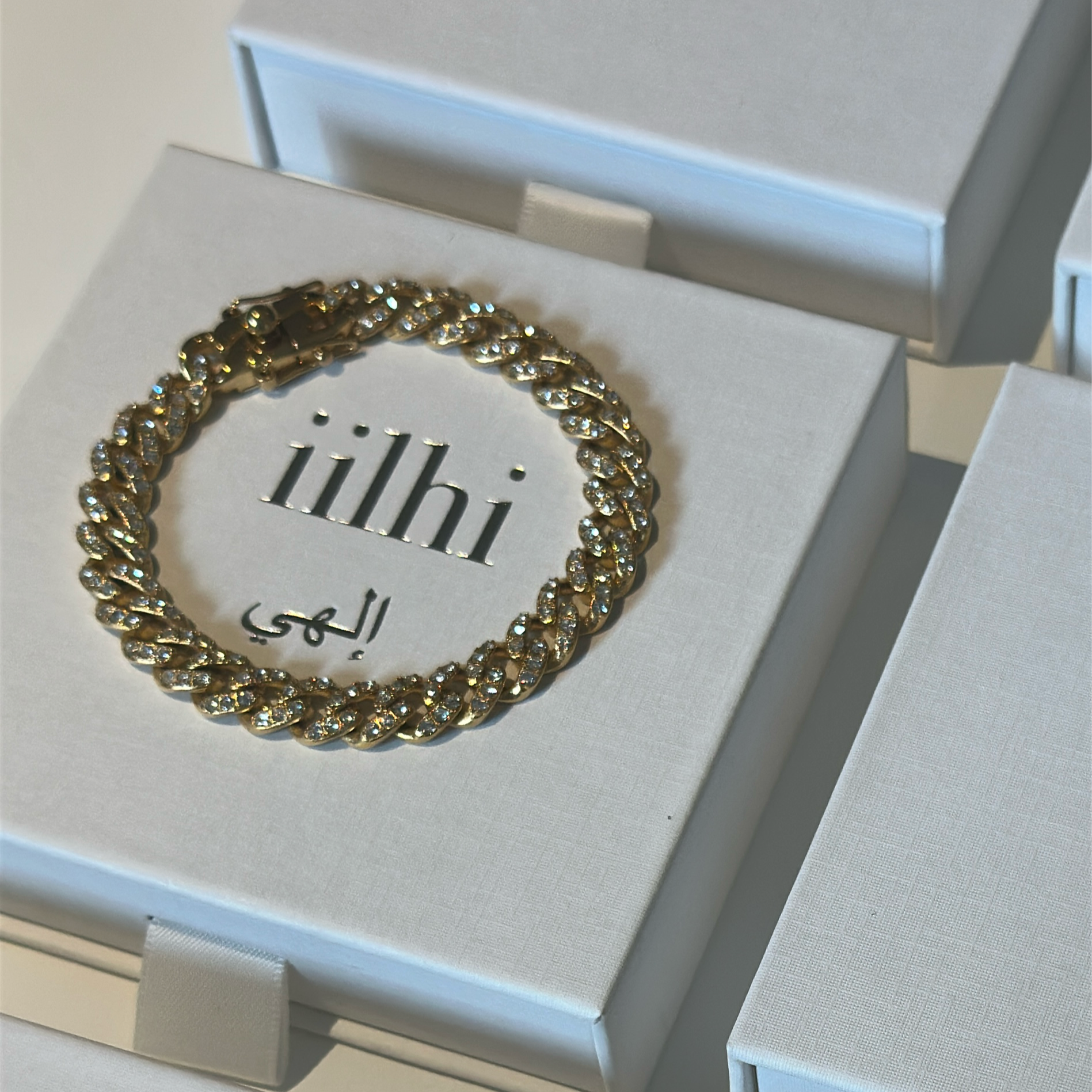Gold chain bracelet